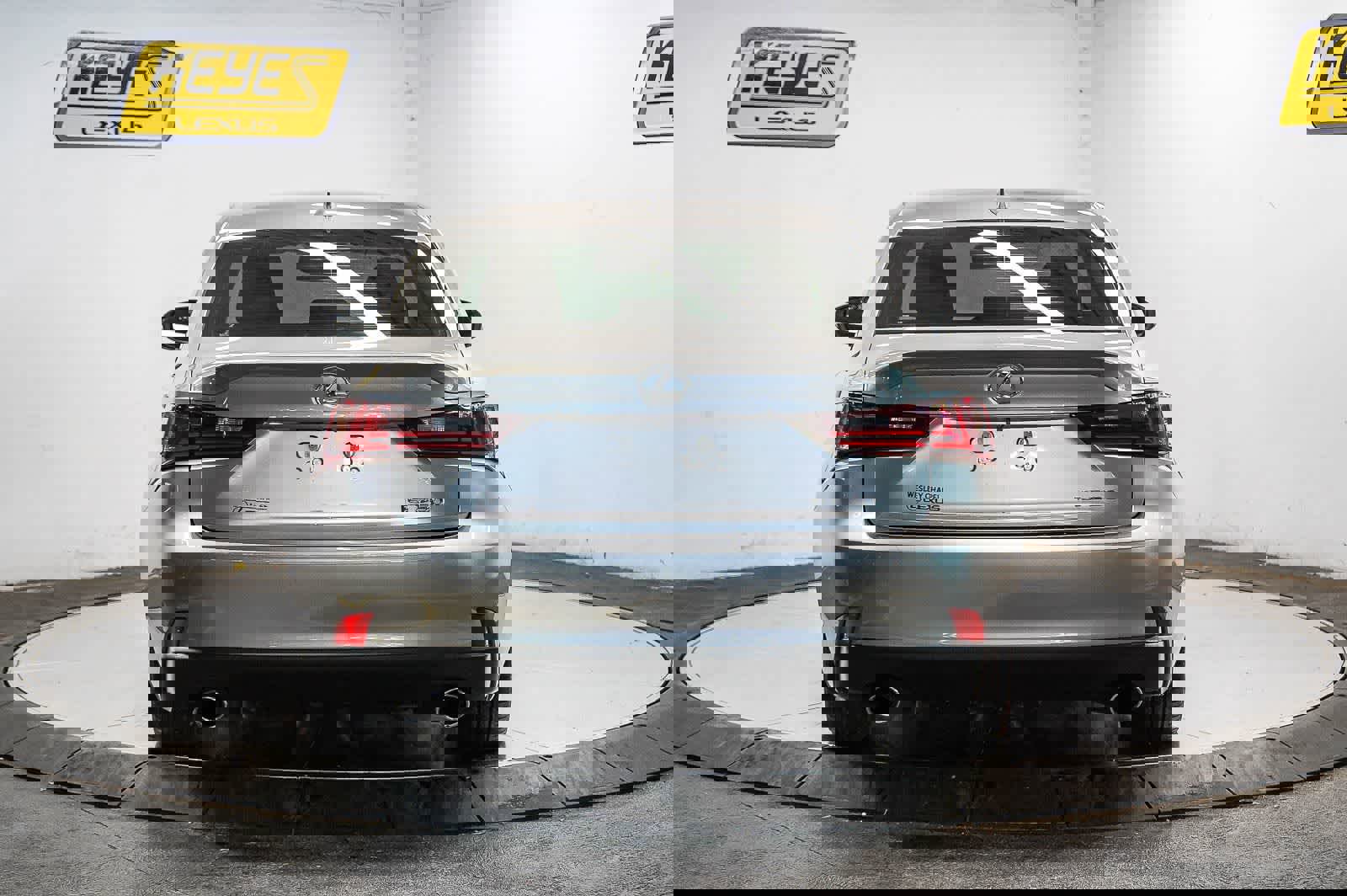 Used 2015 Lexus IS 250 RWD image 3