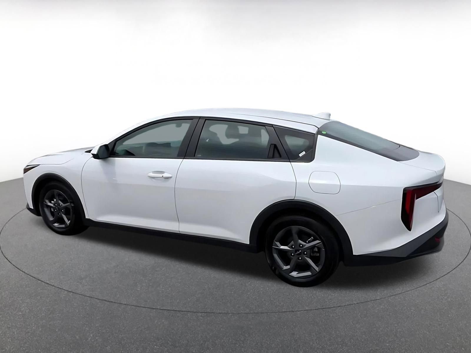 Used 2025 Kia K4 FWD image 11