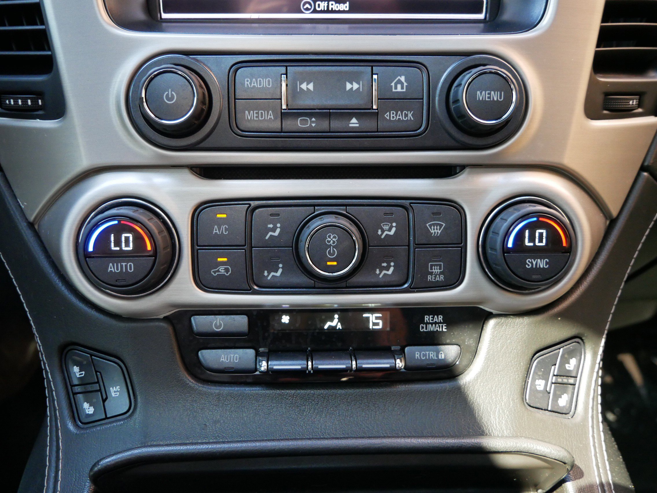 Used 2016 GMC Yukon Denali AWD/4WD image 19