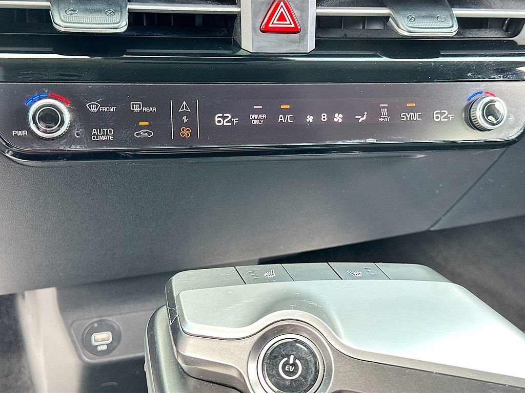 Certified 2024 Kia EV6 Light RWD image 16