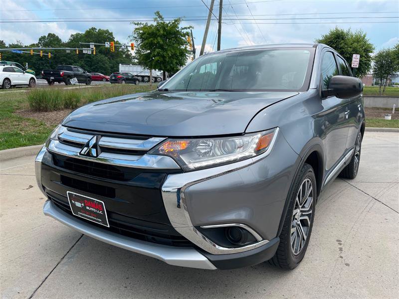 Used 2017 Mitsubishi Outlander ES AWD/4WD image 41