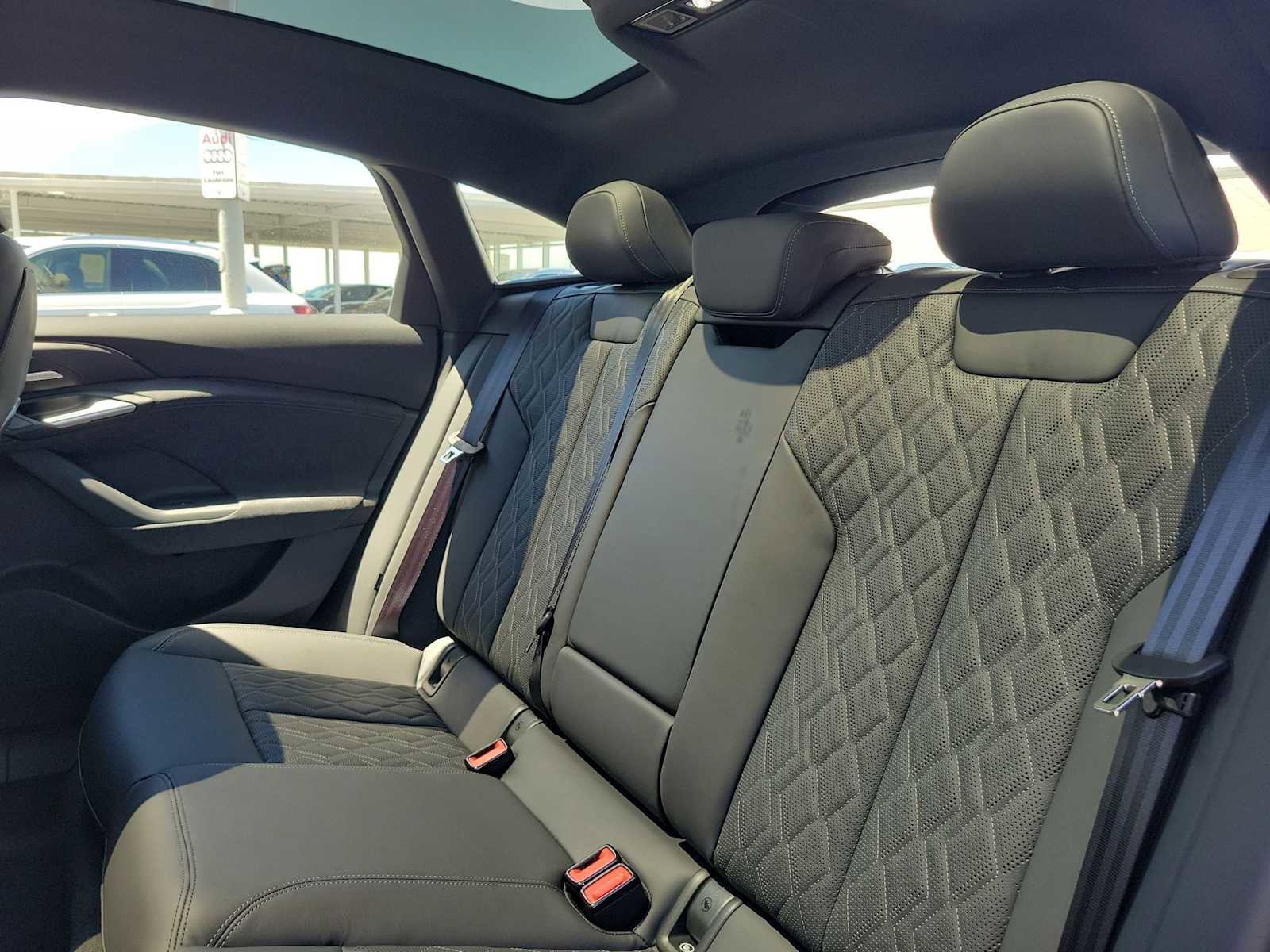 New 2025 Audi S6 e-tron Premium Plus AWD/4WD image 19