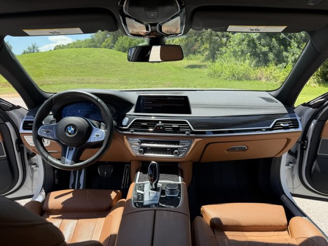 Used 2021 BMW 740i xDrive w/ M Sport Package AWD/4WD image 16