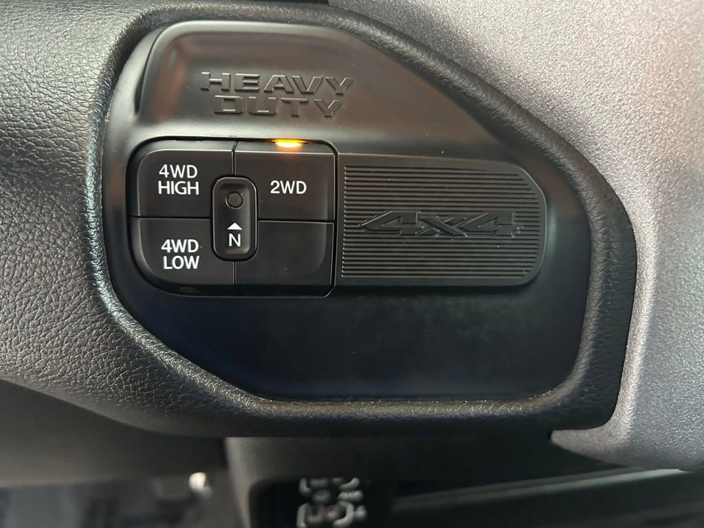 Used 2024 RAM 3500 Tradesman w/ Chrome Appearance Group AWD/4WD image 32