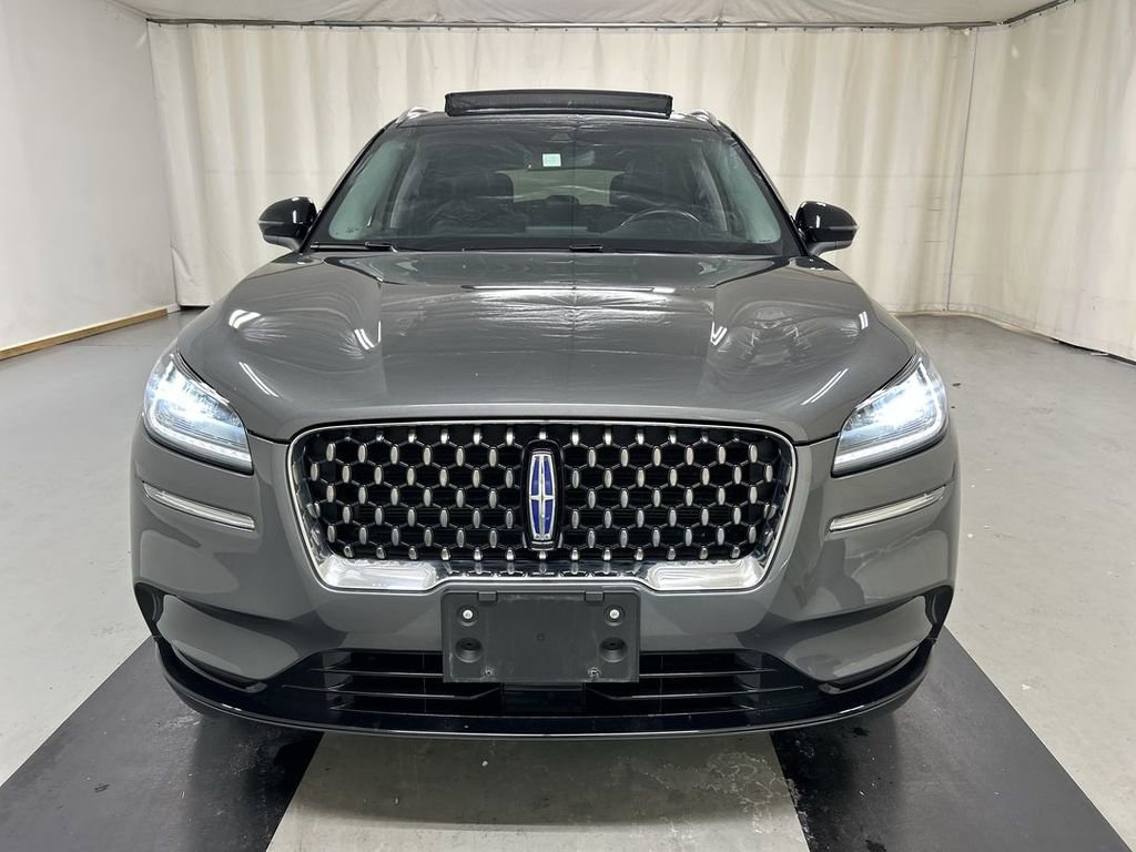 Used 2022 Lincoln Corsair Grand Touring image 3