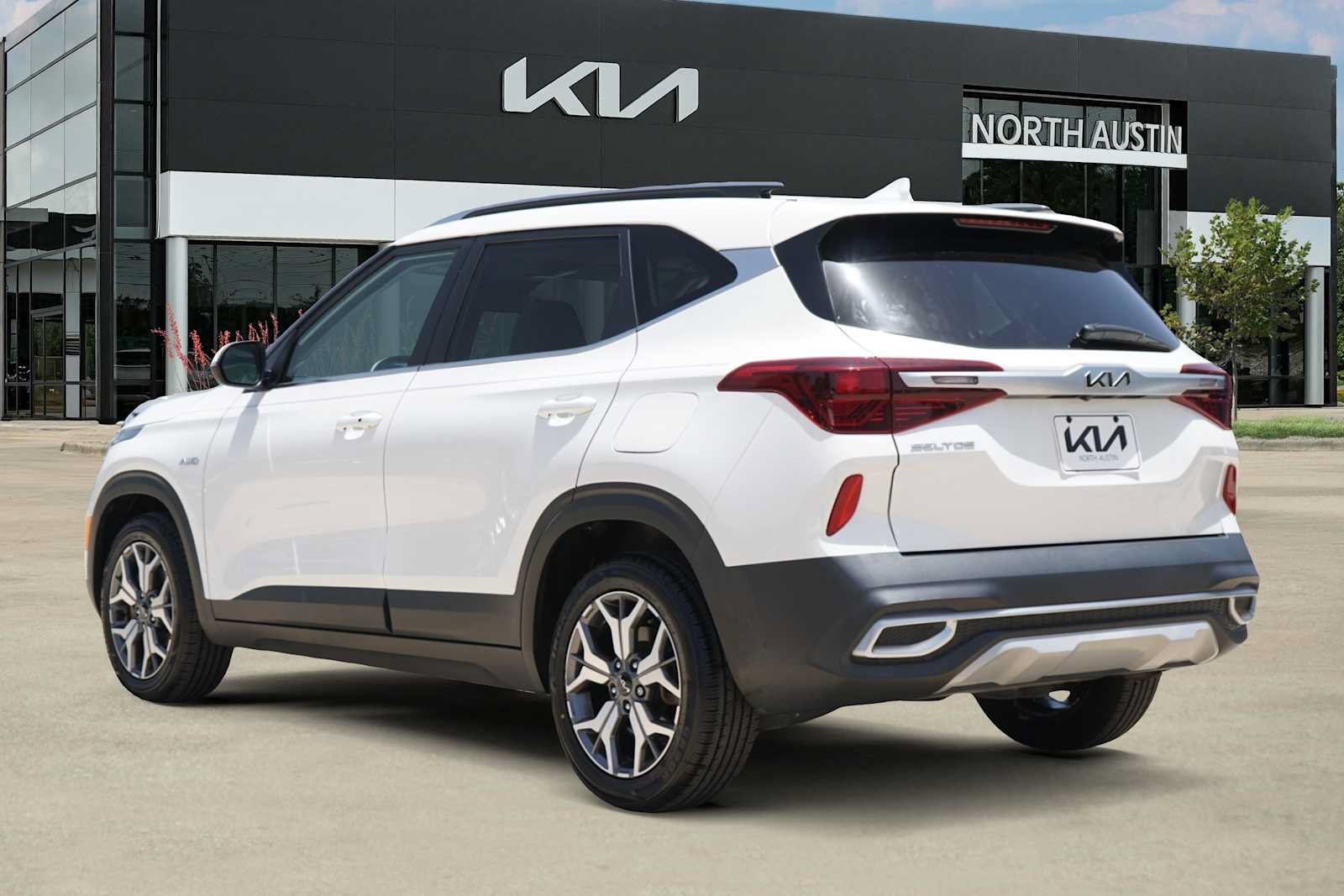 Certified 2022 Kia Seltos EX AWD/4WD image 4