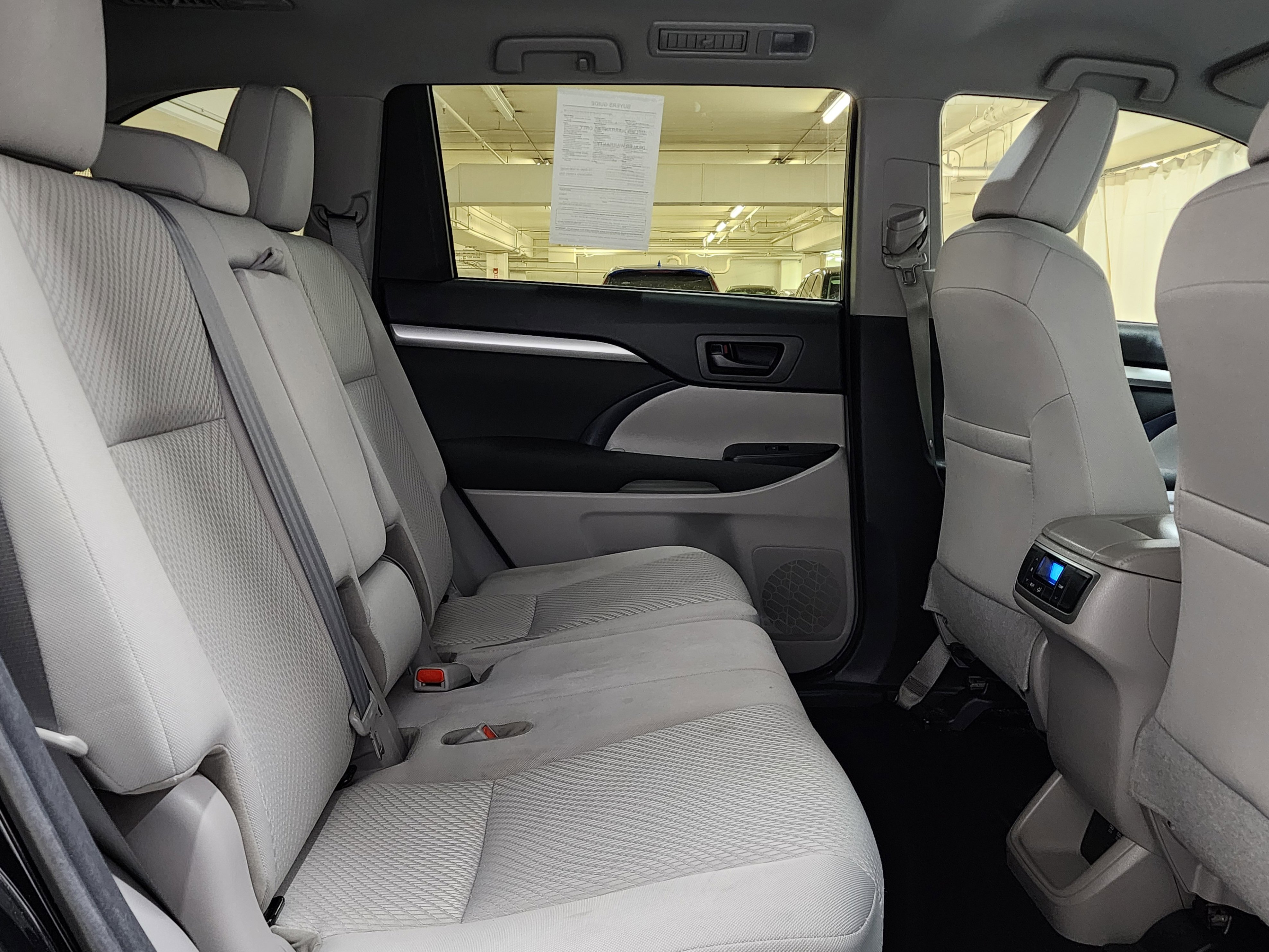 Used 2017 Toyota Highlander LE image 20