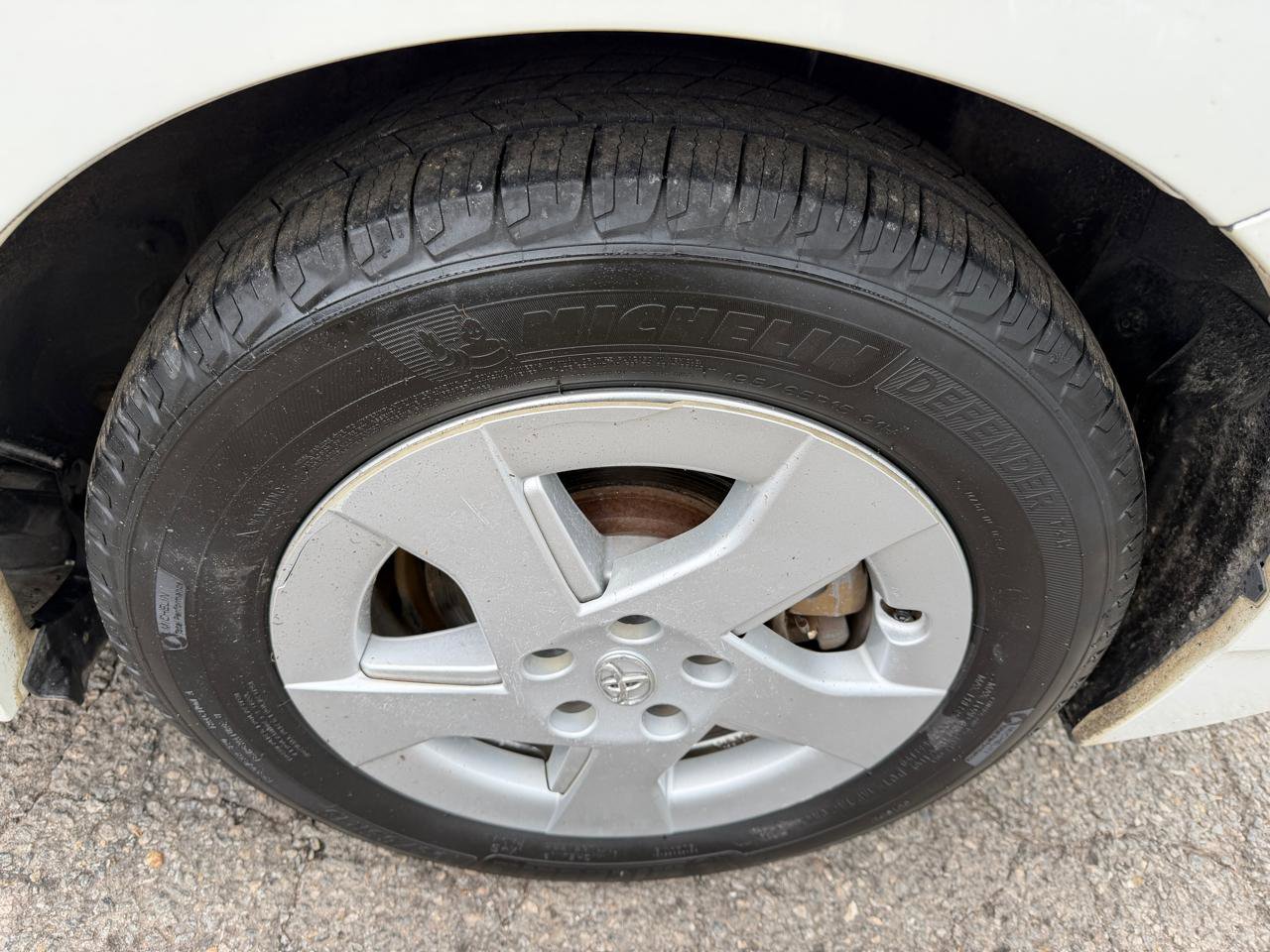 Used 2010 Toyota Prius Five FWD image 25