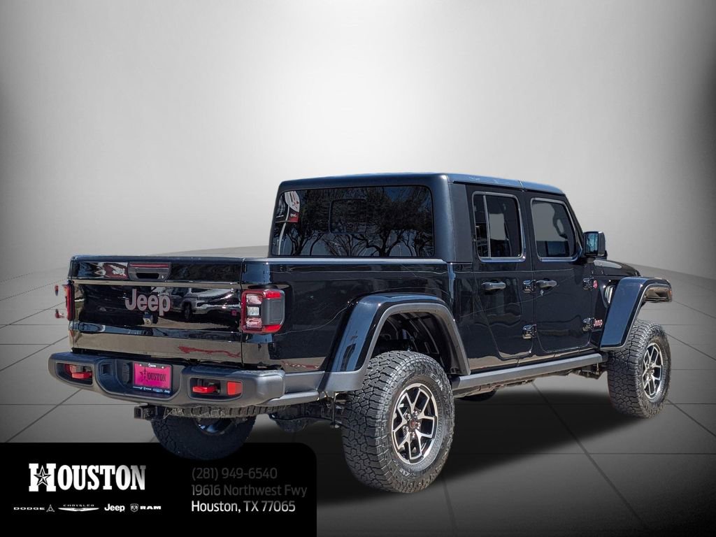 Used 2025 Jeep Gladiator Rubicon AWD/4WD image 3