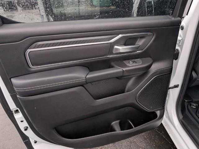 New 2026 RAM 1500 4x4 Crew Cab image 9