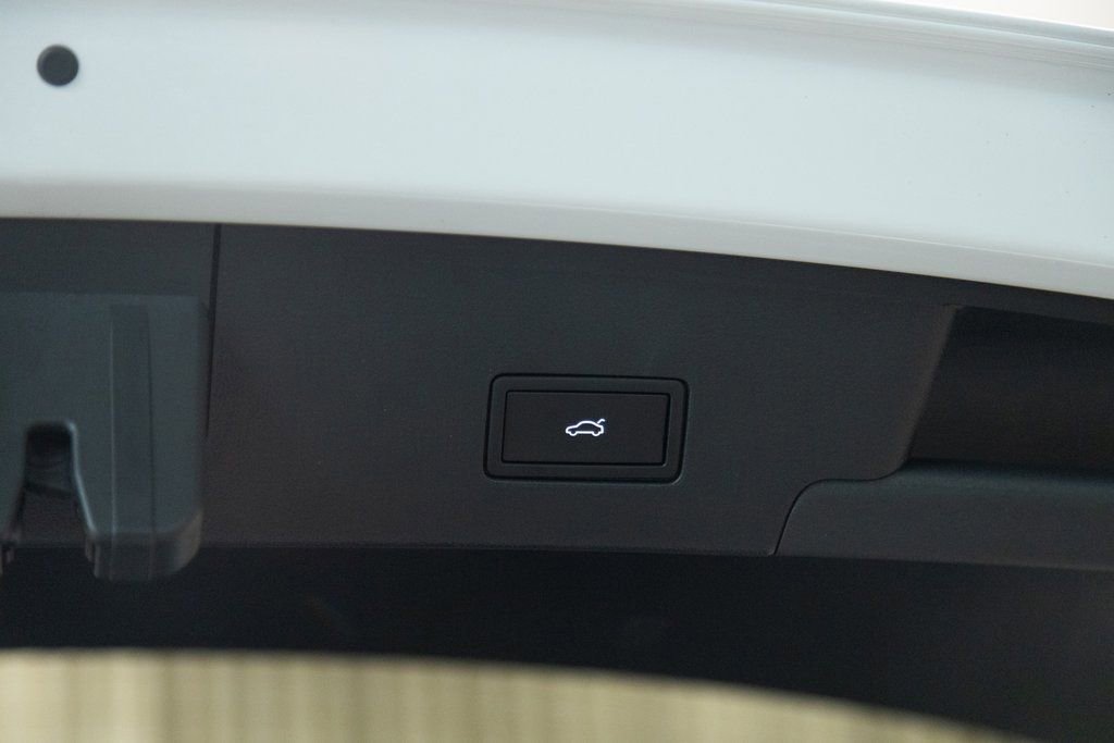 New 2026 Volkswagen Atlas Cross Sport SE image 23