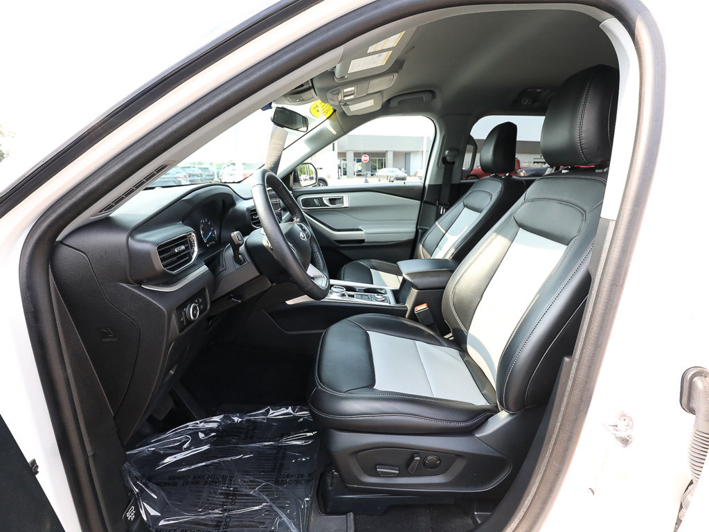 Certified 2024 Ford Explorer XLT w/ Equipment Group 202A AWD/4WD image 13