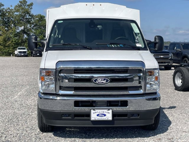 New 2027 Ford E-350 and Econoline 350 Super Duty w/ Power Equipment Group RWD image 25