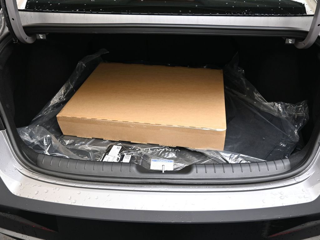 New 2026 Hyundai Elantra Limited image 17