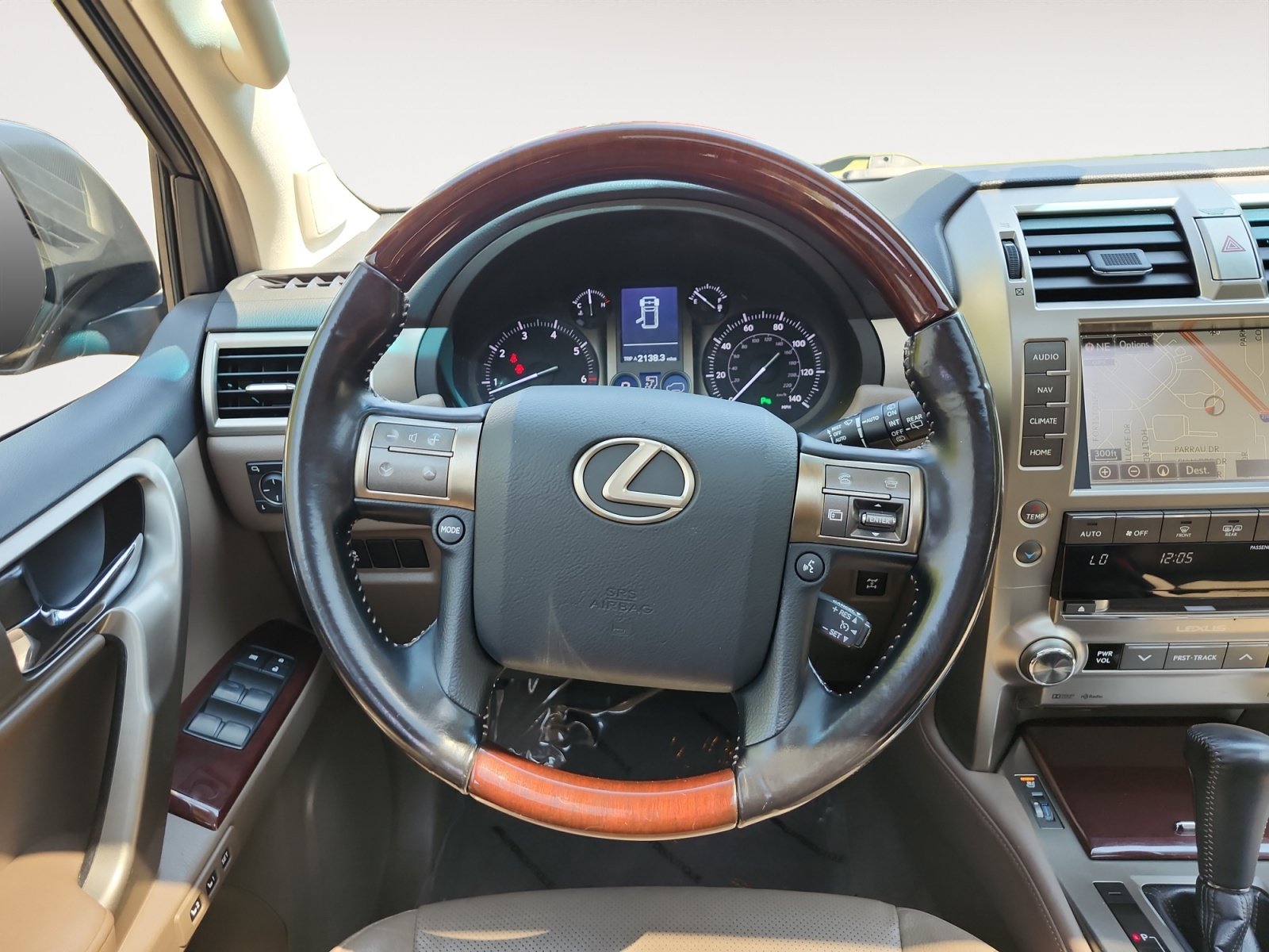 Used 2018 Lexus GX 460 Premium w/ Premium Package AWD/4WD image 12