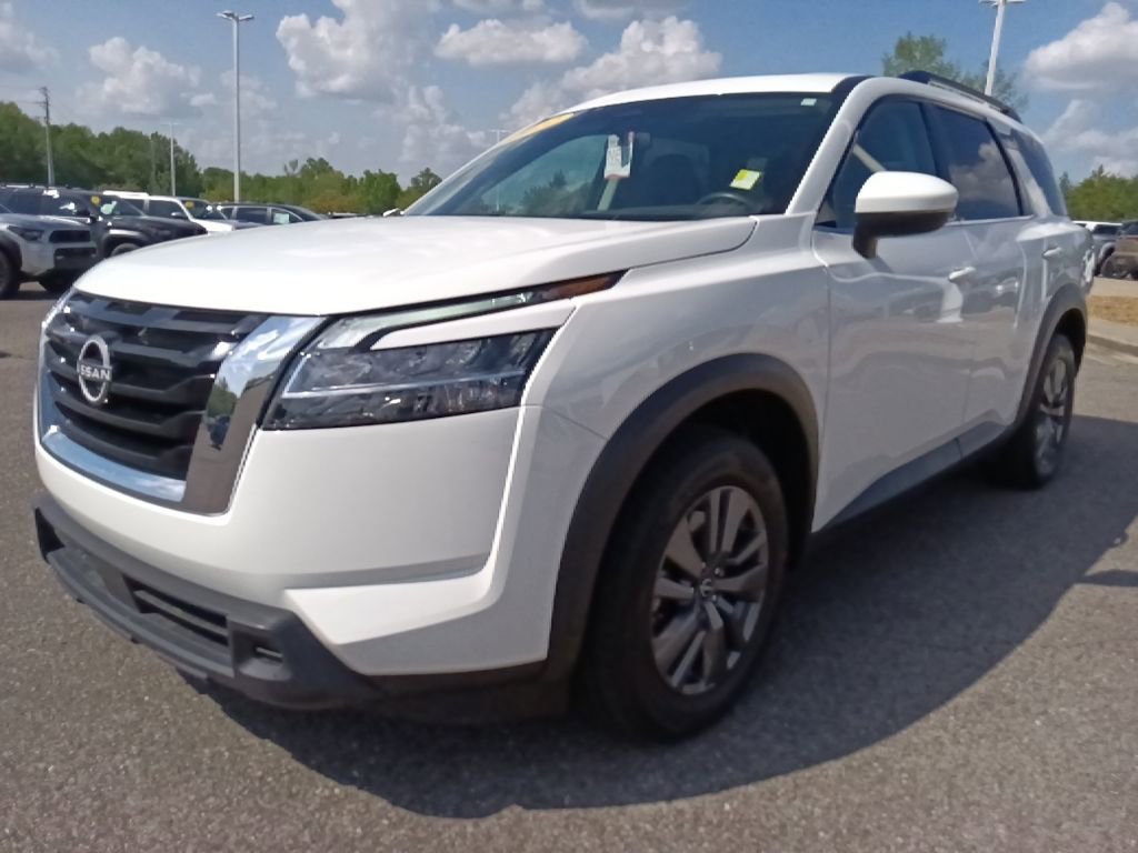 Used 2022 Nissan Pathfinder SV w/ SV Premium Package image 7