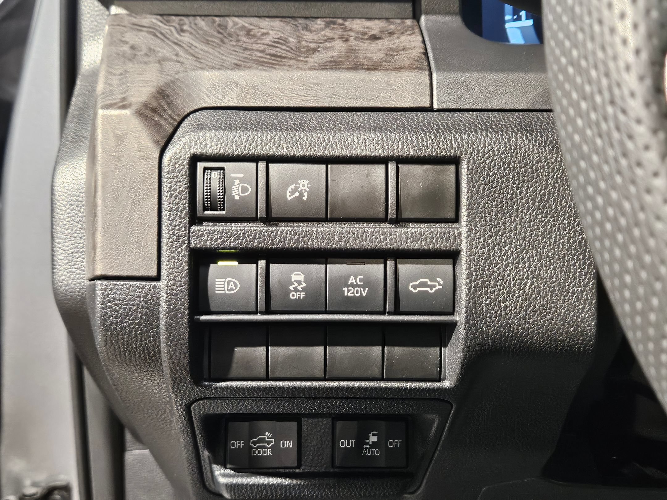 Certified 2025 Toyota Tacoma Limited AWD/4WD image 20