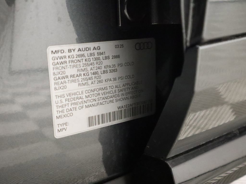 Used 2025 Audi Q5 e Premium Plus w/ Premium Plus Package image 34