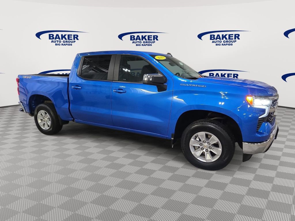 Used 2025 Chevrolet Silverado 1500 LT image 2