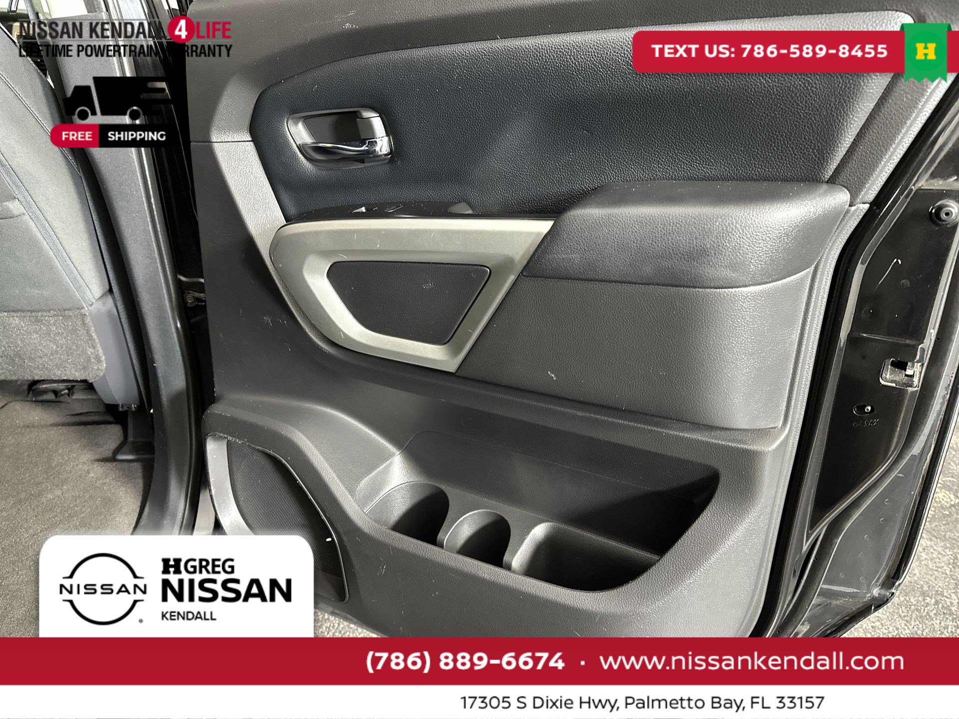 Used 2018 Nissan Titan SV image 35