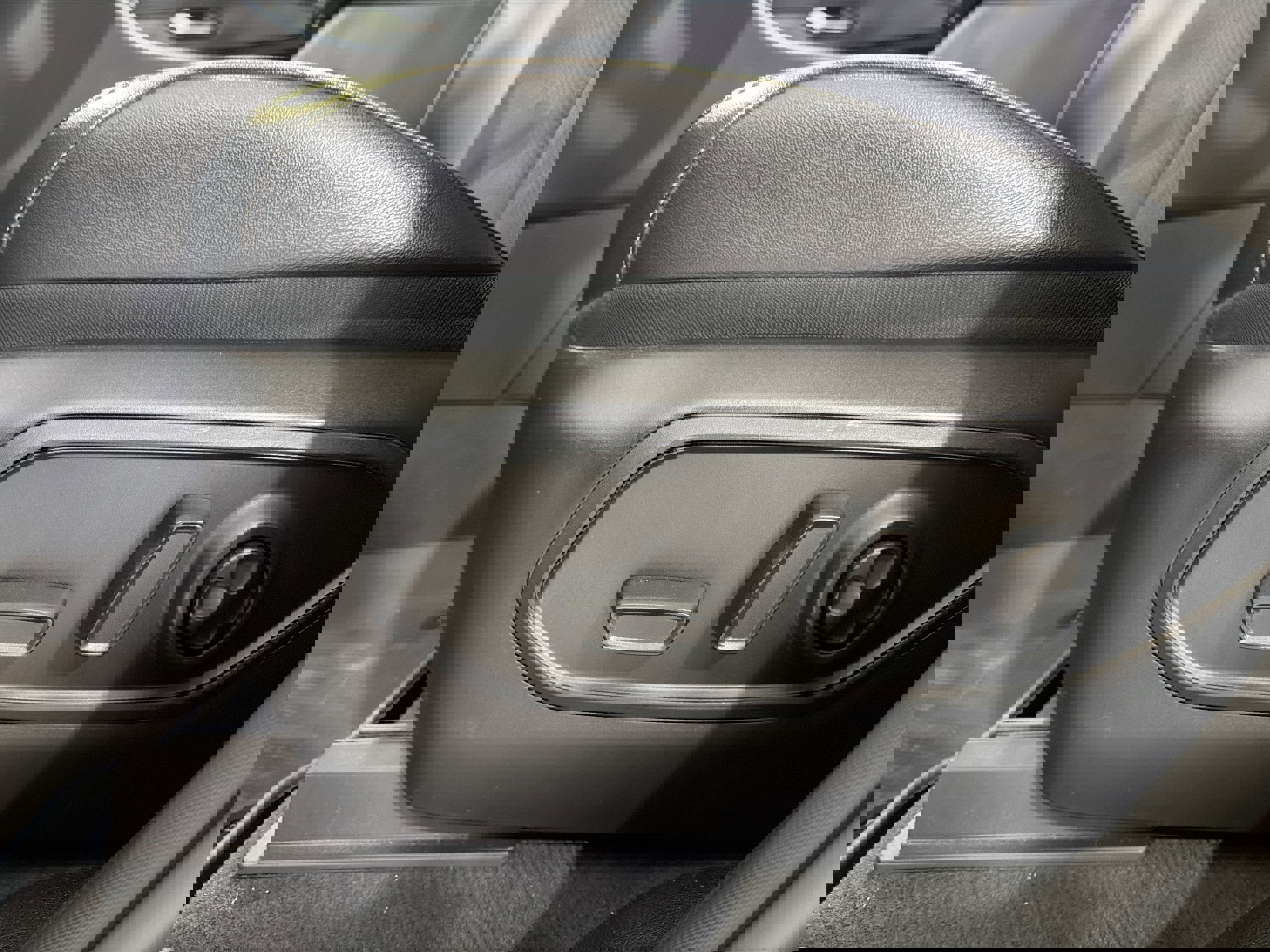 Used 2023 Jeep Grand Cherokee L Laredo image 11