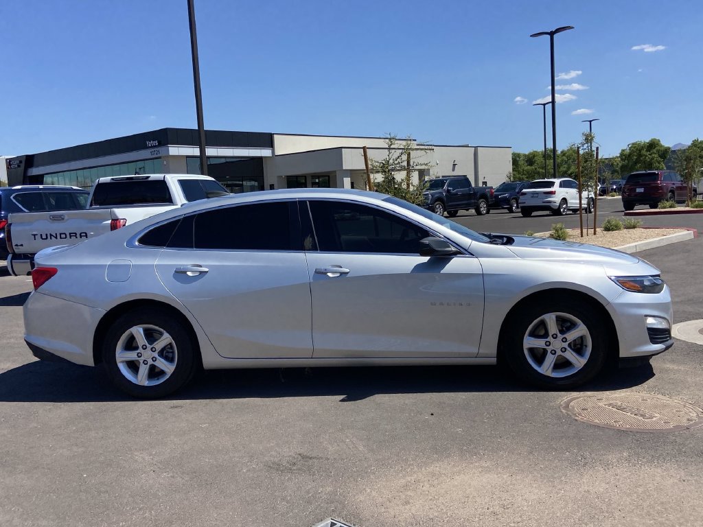 Used 2019 Chevrolet Malibu LS FWD image 2