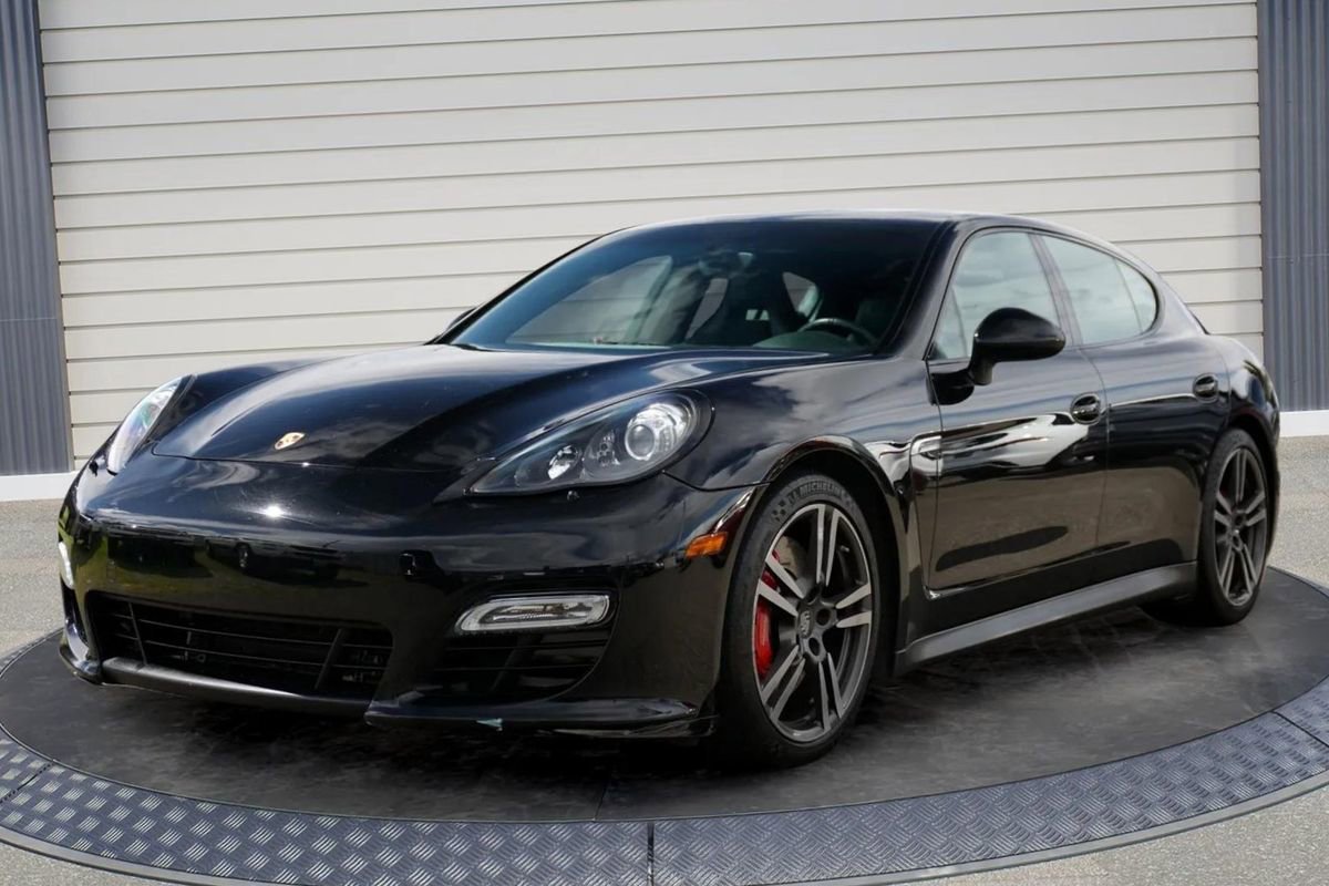 Used 2013 Porsche Panamera GTS image 3