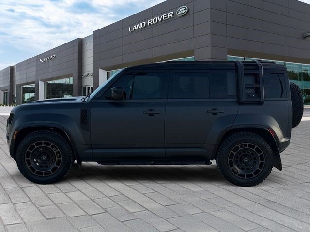 Used 2025 Land Rover Defender 110 AWD/4WD image 2