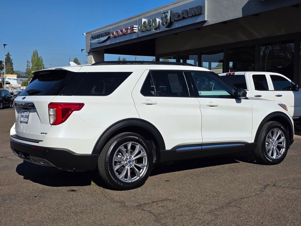 Used 2023 Ford Explorer XLT w/ Equipment Group 202A image 31