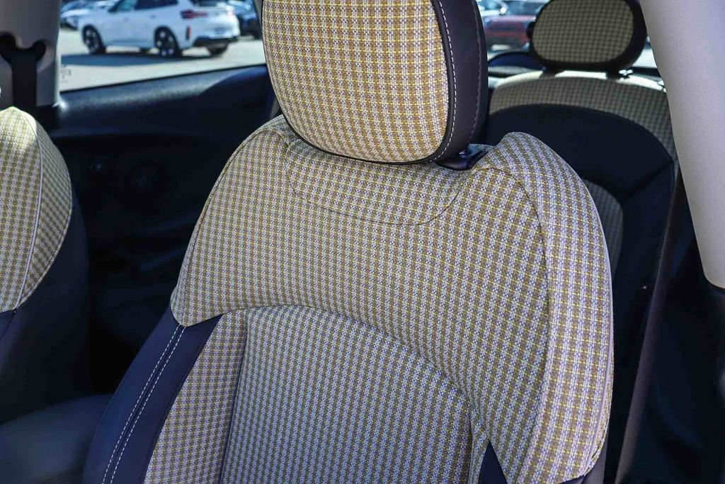 Used 2024 MINI Cooper SE image 32