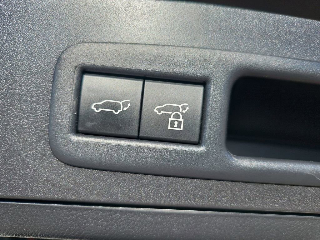 Used 2023 Lexus UX 250h FWD w/ Premium Package image 13