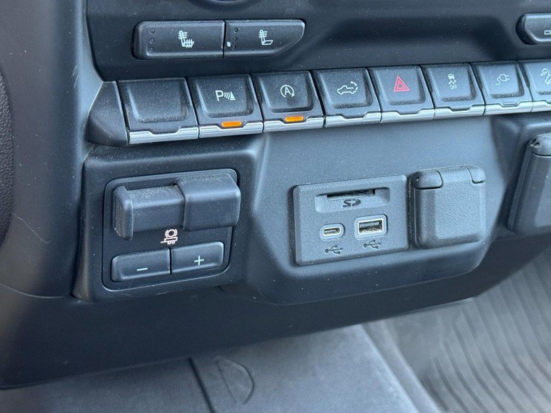 Used 2022 Chevrolet Silverado 1500 LT AWD/4WD image 19