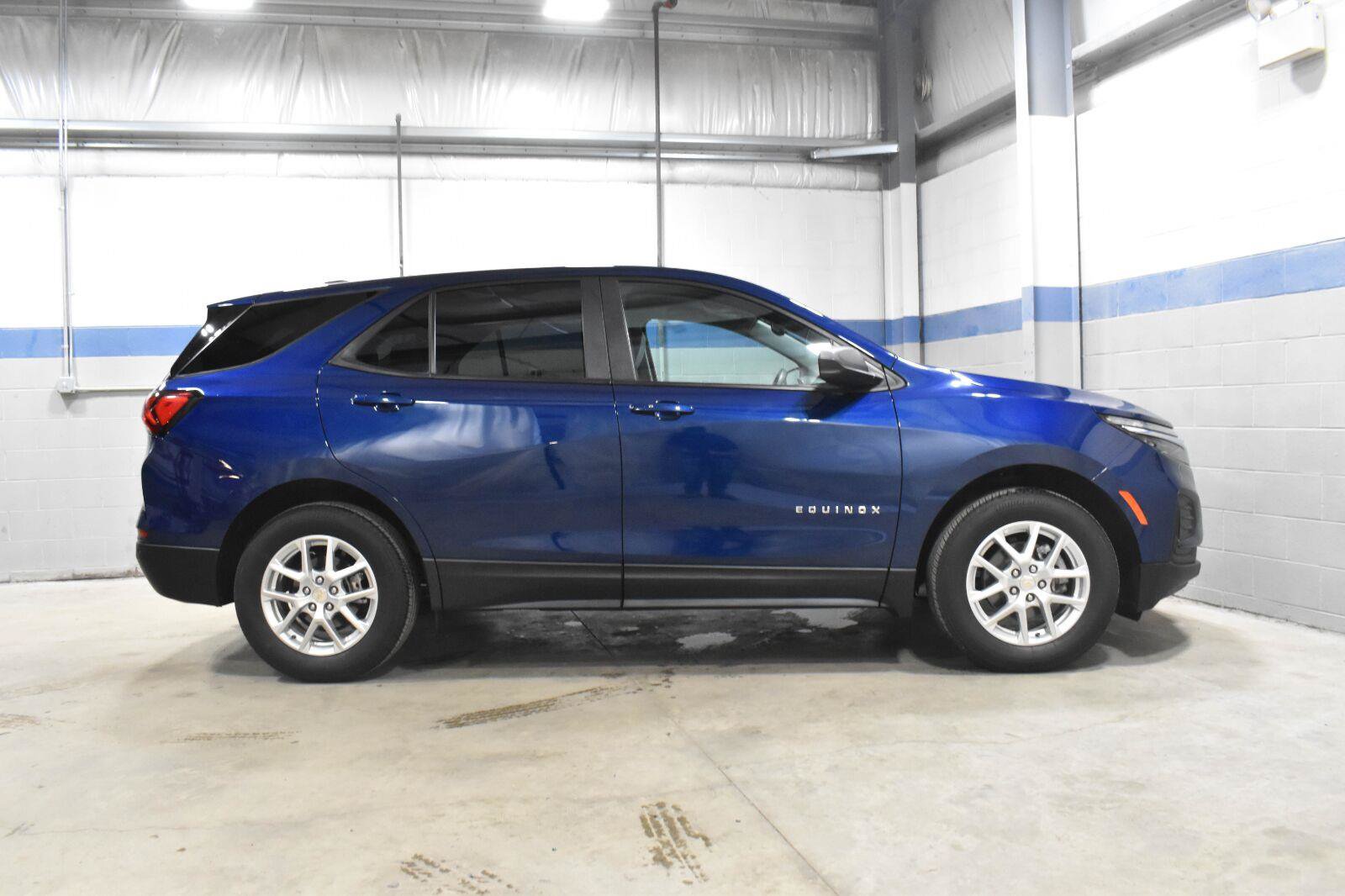 Used 2023 Chevrolet Equinox LS w/ LS Convenience Package AWD/4WD image 24
