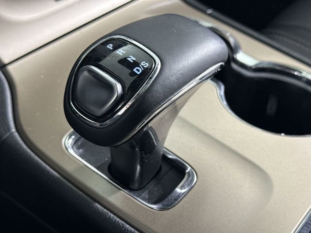 Used 2015 Jeep Grand Cherokee Overland w/ Advanced Technology Group image 24