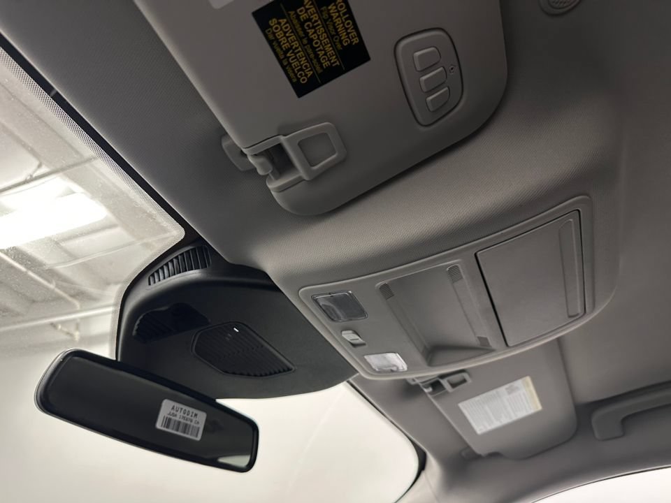 New 2025 Ford Escape SE w/ PHEV Premium Package FWD image 30