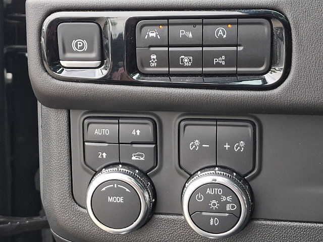 Used 2025 GMC Yukon XL Elevation AWD/4WD image 9