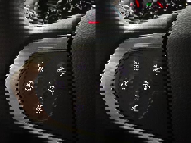 Used 2023 Chevrolet Traverse LT w/ Rear Camera Mirror Package image 34