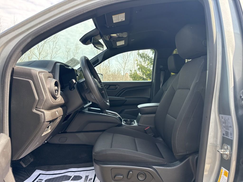 Used 2023 Chevrolet Colorado Trail Boss w/ Technology Package image 11