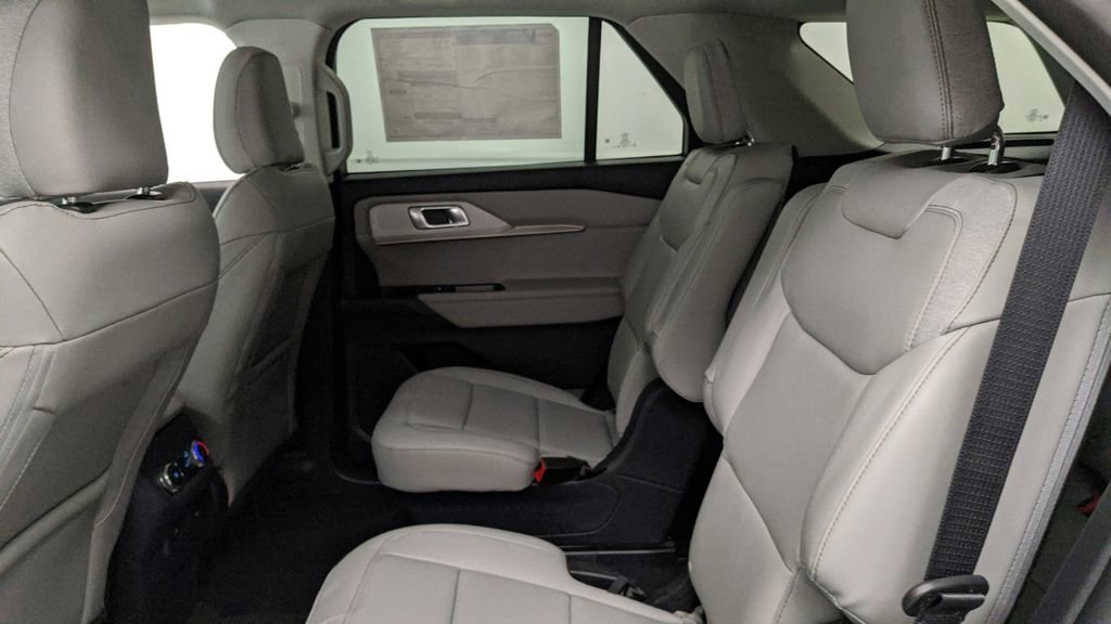 New 2025 Ford Explorer Active w/ Active Comfort Package image 35