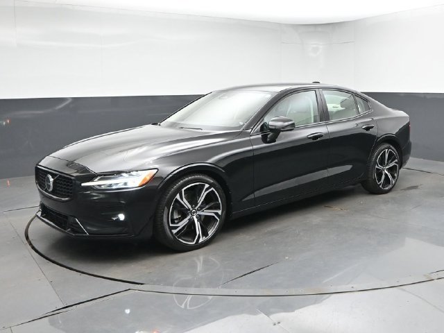 Used 2023 Volvo S60 B5 Ultimate w/ Protection Package Premier FWD image 4