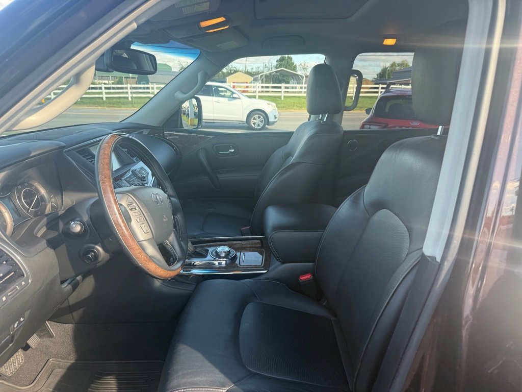 Used 2017 INFINITI QX80 4WD w/ Driver Assistance Package image 9