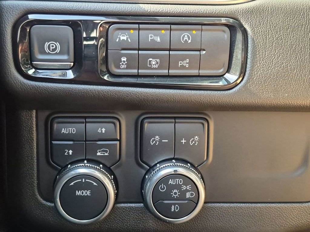 Certified 2025 GMC Yukon Denali AWD/4WD image 10