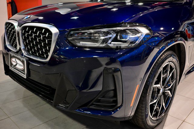 Used 2022 BMW X4 xDrive30i w/ M Sport Package image 11