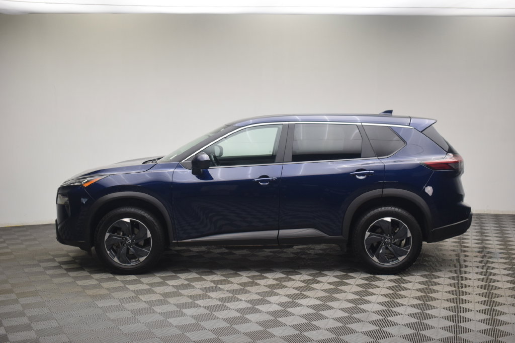 Used 2025 Nissan Rogue SV AWD/4WD image 8