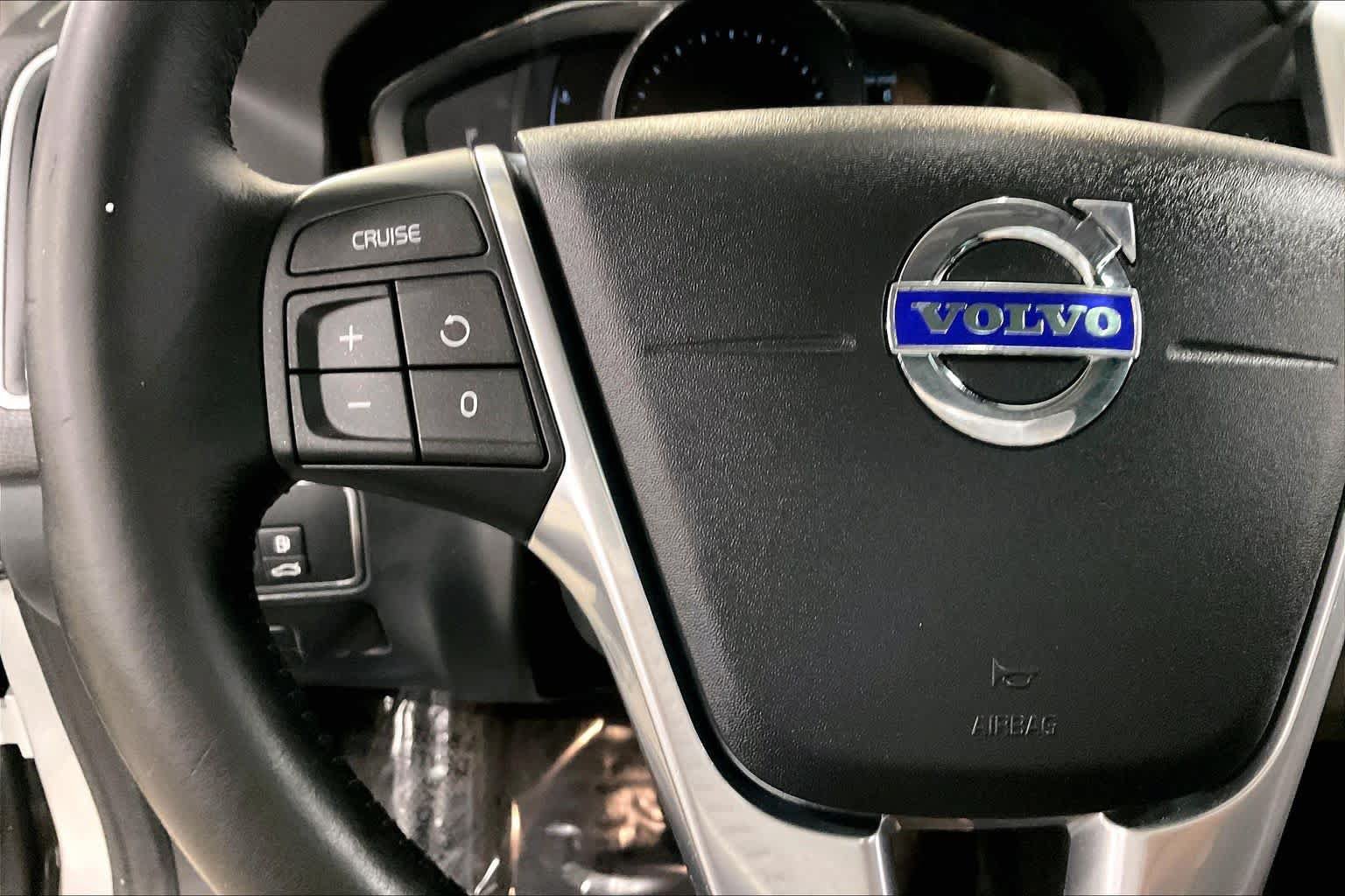 Used 2016 Volvo XC60 T5 Premier w/ Proximity Package AWD/4WD image 24
