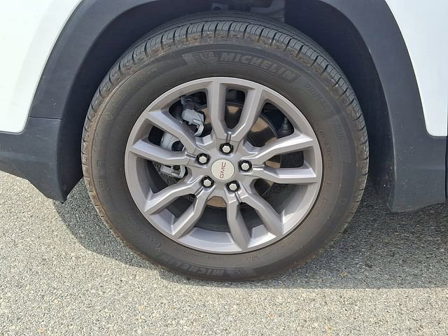 Used 2024 GMC Terrain SLT image 37