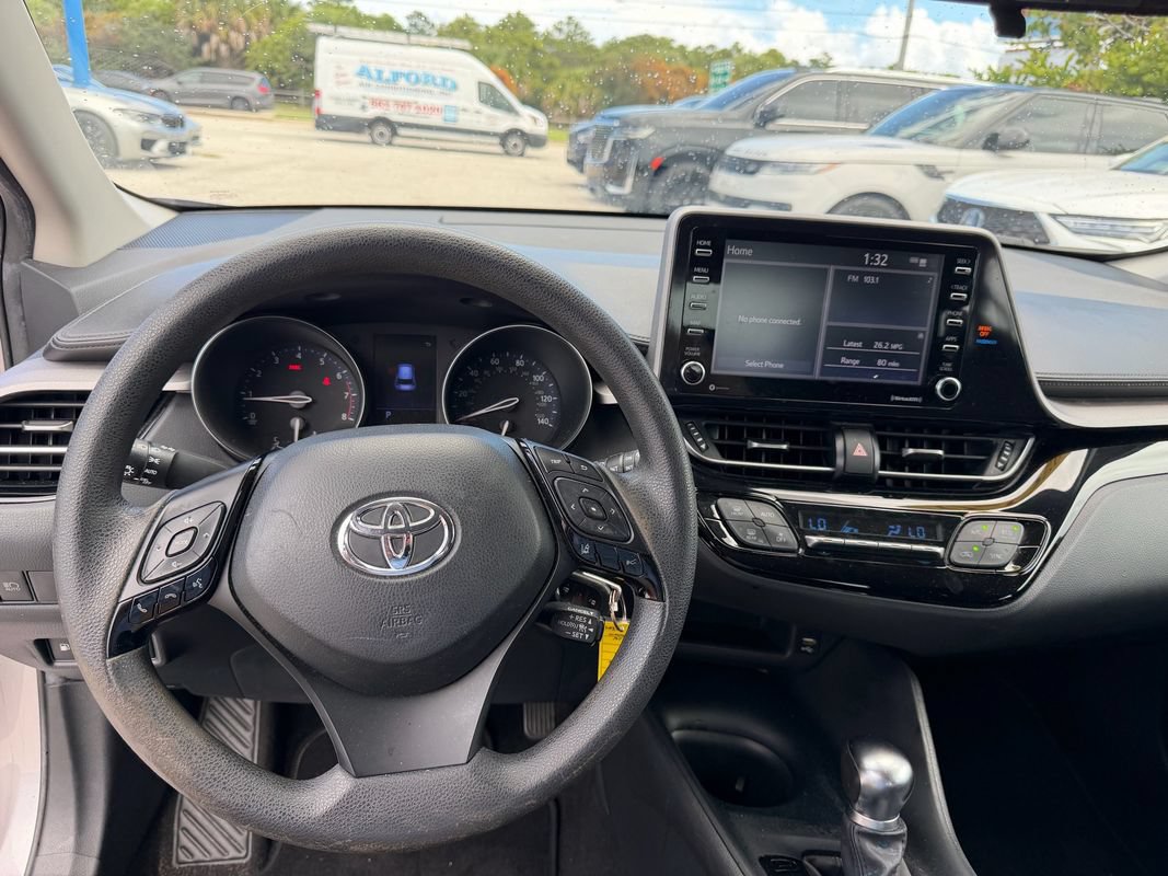 Used 2020 Toyota C-HR LE FWD image 5