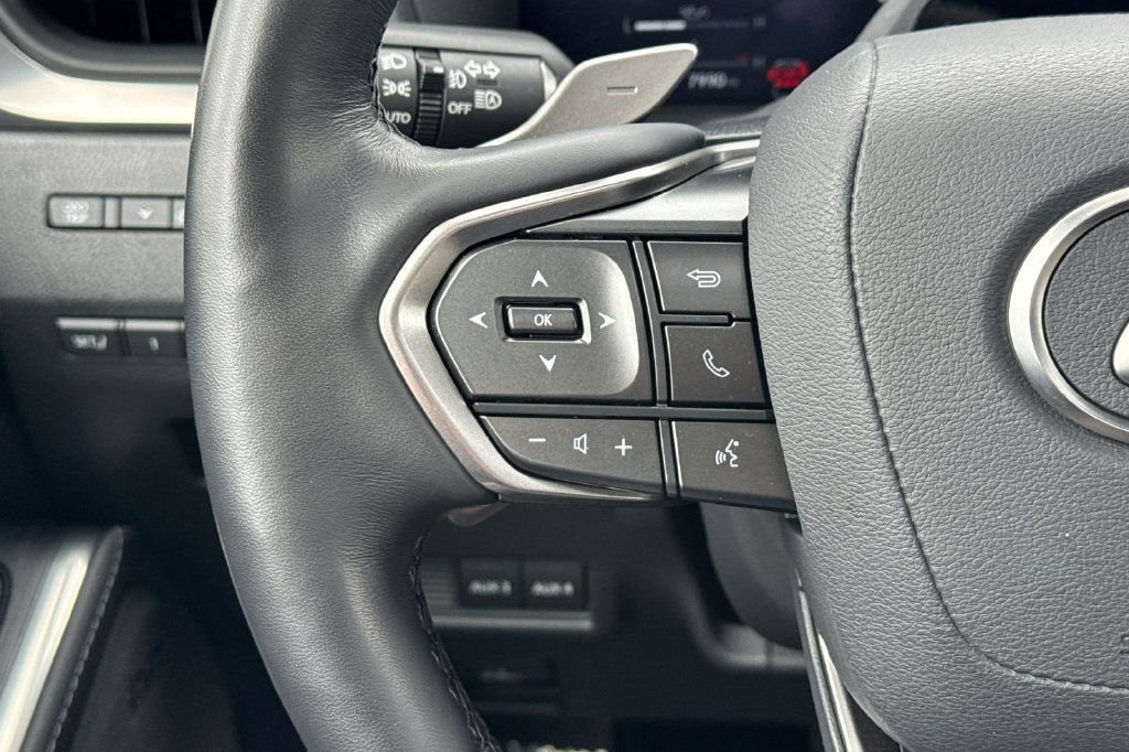 Used 2025 Lexus GX 550 w/ Accessory Package (32) AWD/4WD image 28