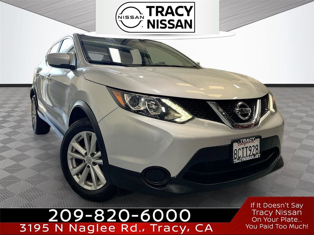 Used 2017 Nissan Rogue Sport S w/ S Appearance Package FWD image 1