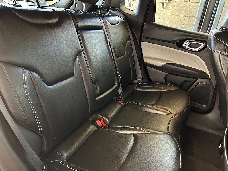 Used 2025 Jeep Compass Limited image 29